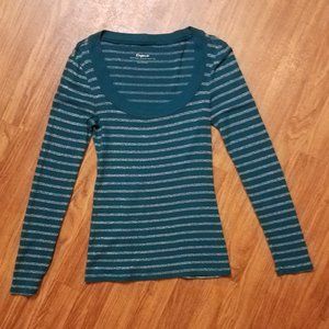 Express scoop neck size Small